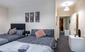 Newcastle City Centre Super Spacious Apartment